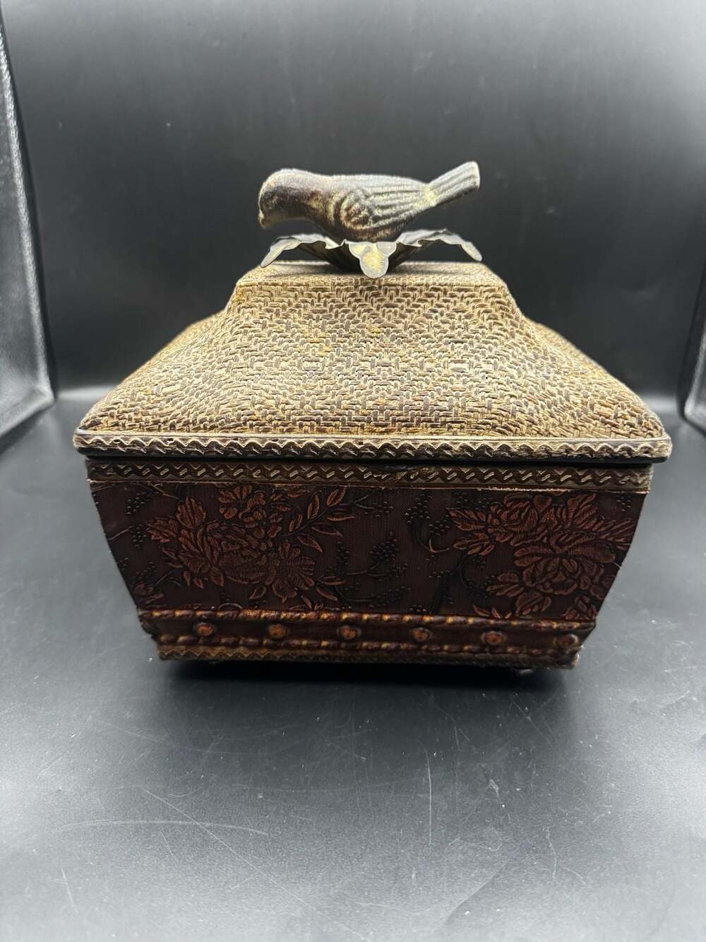 Chateau Edgewater Inc. Vintage Decorative Wood and Metal Trinket Box with Bird F